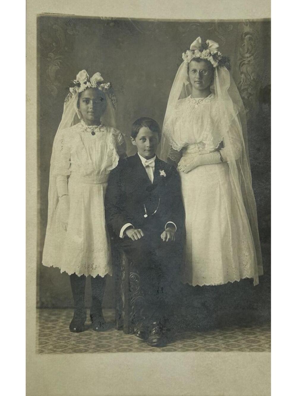 Antique RPPC Little Girls First Communion Photo Dresses Veils Candle Postcard E7